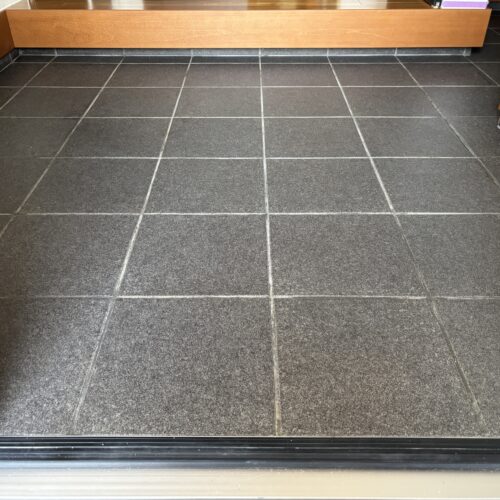 熊本県K様邸玄関タイルガラスコート